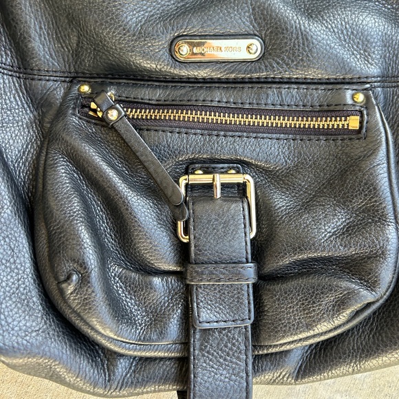 Michael Kors Leather Shoulder Bag ~ The Perfect Everyday Bag! 👜 - Picture 3 of 4